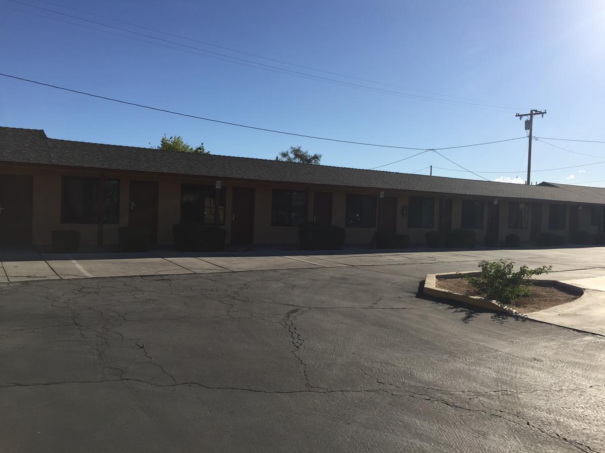 Black Horse Motel แอปเปิลแวลลีย์ ภายนอก รูปภาพ